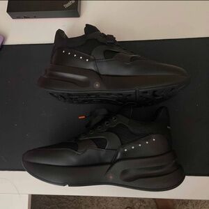 Alexander McQueen Oversized Runner (Black)